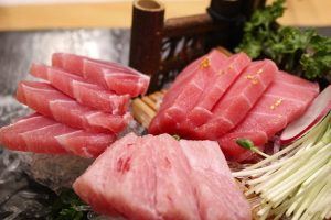 筋トレにはマグロがベスト 魚種類別のカロリー 栄養素と具体的な料理レシピ紹介 Glint